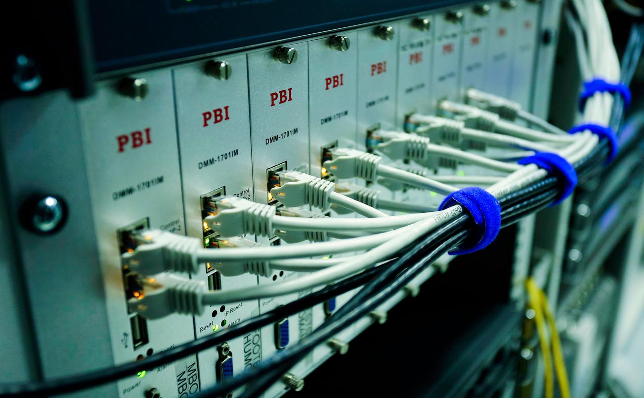 Baie de distribution audiovisuelle câblée et mise en service
